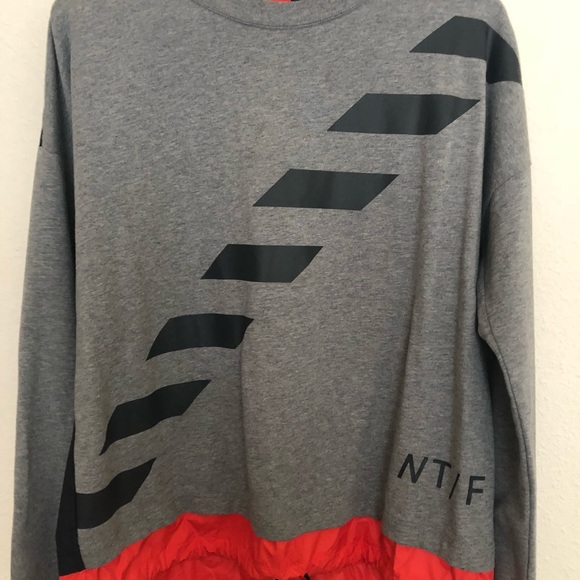 Nike Sweatshirt - Picture 6 of 7